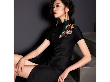 Black 3D Embroidered Qipao / Cheongsam