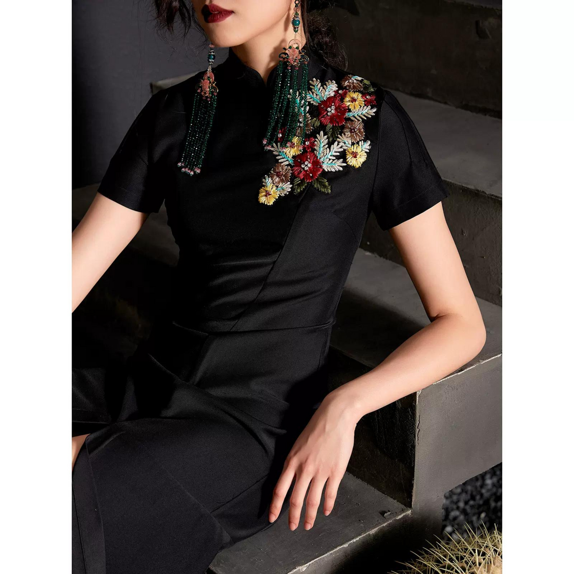 Black 3D Embroidered Qipao / Cheongsam