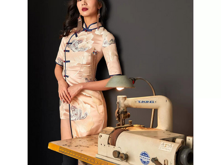 Pinkish Jacquard Brocade Sided Button Qipao / Cheongsam